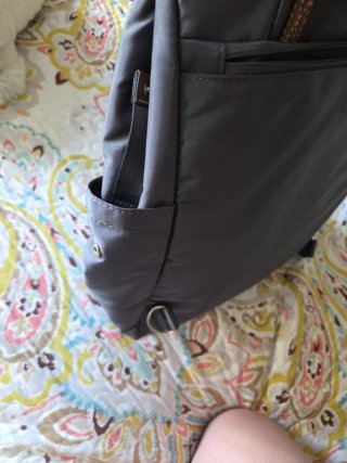 Mochila Bolso Gris con Llaveros