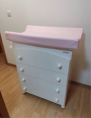Cambiador Micuna con bañera