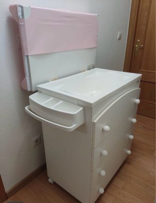 Cambiador Micuna con bañera