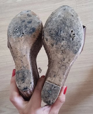 Cuñas Marrones con Correa y Hebilla