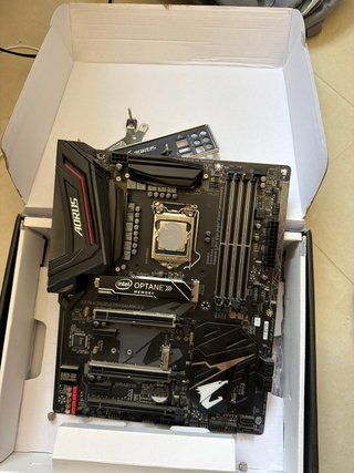 Gigabyte Z370 Aorus Ultra Gaming 2.0 con i5 8600k