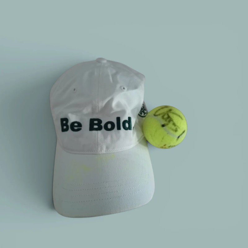 Gorra y pelota firmadas Be Bold