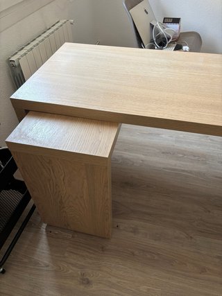 Escritorio IKEA Malm con tablero extraíble