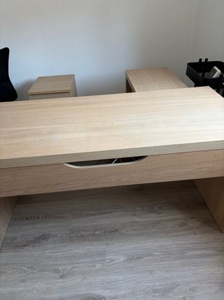 Escritorio IKEA Malm con tablero extraíble
