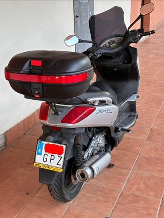 Yamaha XMAX 250