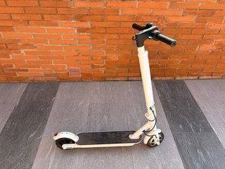 2 Patinetes Eléctricos (Baterías a cambiar)