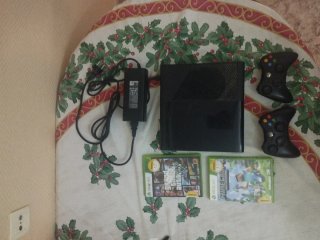 Xbox 360 Negra + 2 Mandos y  Juegos