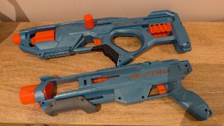 2 Nerf Elite 2.0 Pistolas