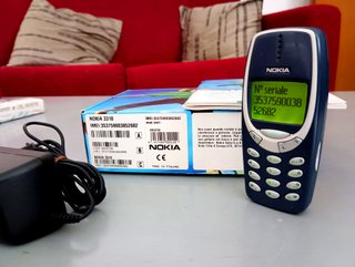 Nokia 3310 + Batteria + Caricabatteria + Scatola