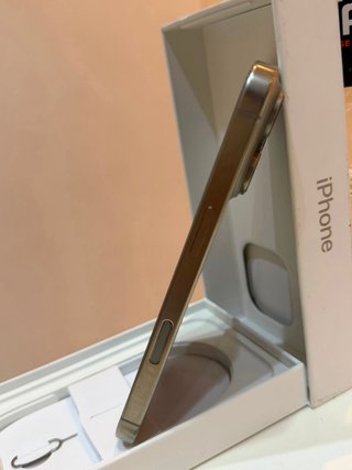 iPhone 16 Pro 128 GB - Titanio naturale