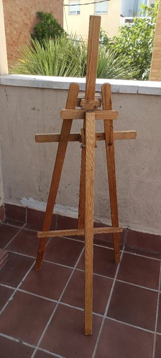 Caballete de madera para pintura