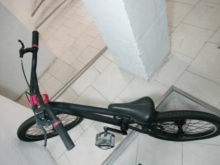 Bicicleta BMX negra