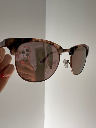 Gafas de sol Guess marrones y rosas