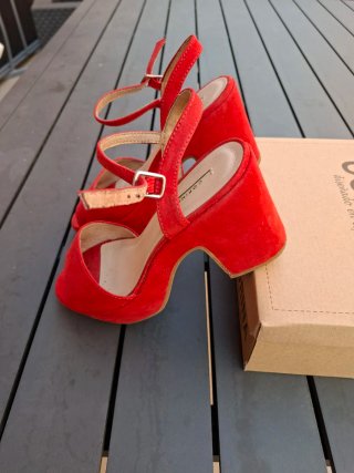 Sandalias tacón Corina rojas