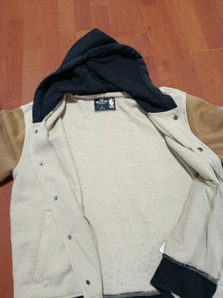 Chaqueta con capucha y parches Hollister