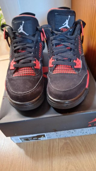 Air Jordan 4 Retro Red Thunder 38.5