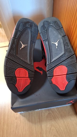 Air Jordan 4 Retro Red Thunder 38.5