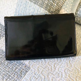 Cartera charol negra