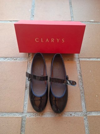Zapatos Clarys charol niña Talla 38