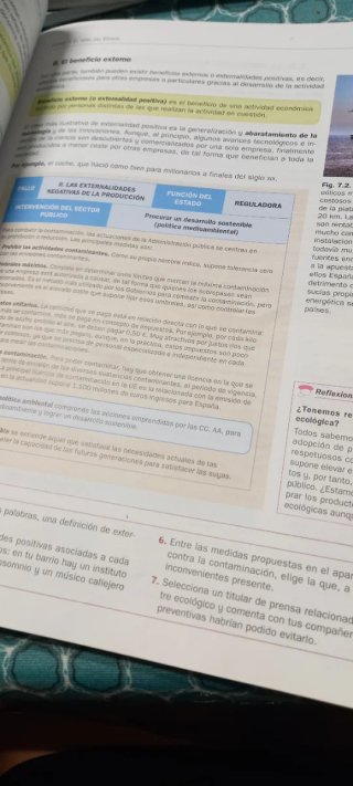 Libro de Economía 1º Bachillerato