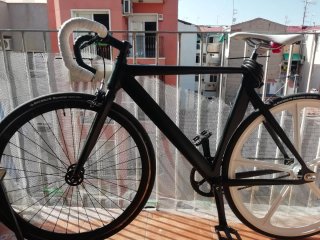Fixie Negra cuadro de pista. Precio negociable