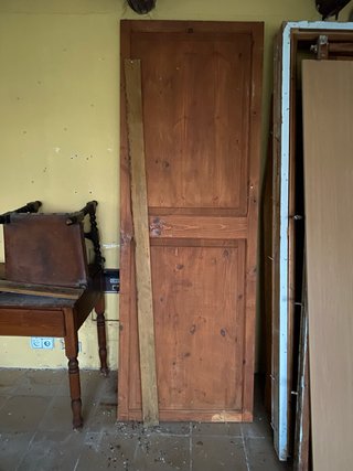 Puerta de madera rústica