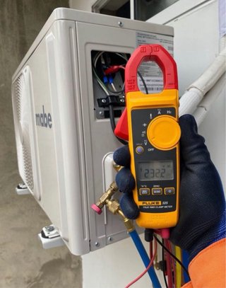 Electricista y instalador de aire acondicionado