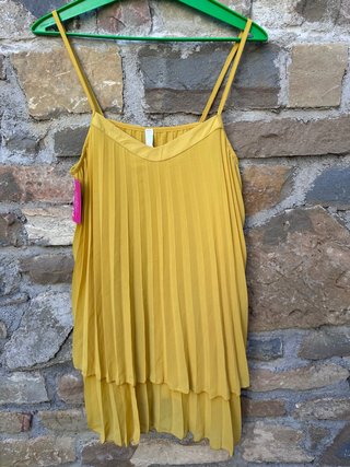 Top amarillo plisado talla única