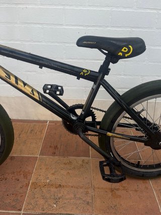 Bicicleta BMX Negra Seminueva