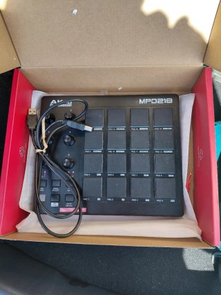 AKAI MPD218 Controlador MIDI