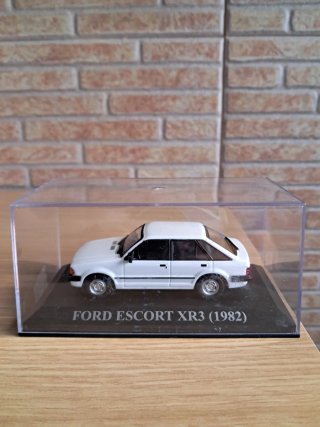 Lote 4 coches clásicos