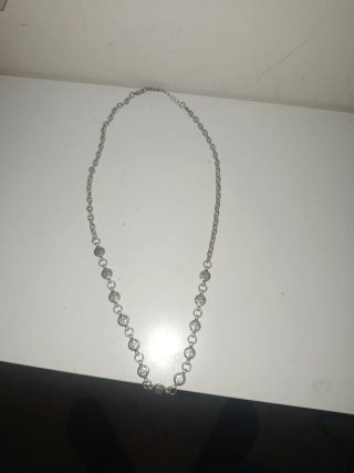 Cadena de plata con eslabones