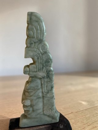 Escultura de jade tallada a mano