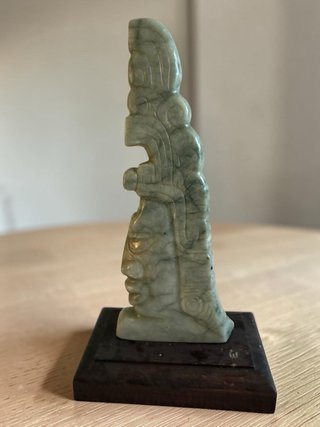 Escultura de jade tallada a mano