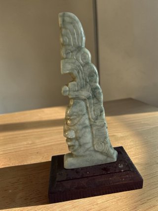 Escultura de jade tallada a mano