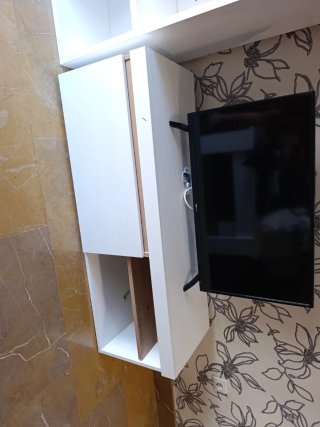 Mobile TV bianco e legno