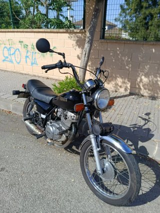 Yamaha SR 250 Special Negra