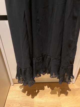Abito nero sotto il ginocchio