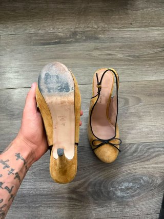 Zapatos de tacón ante amarillo talla 40