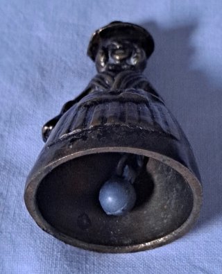 Campanilla de latón vintage