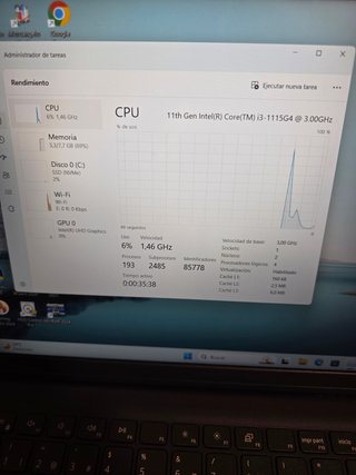 Ordenador portátil DELL I3 ONCEAVA GENERACIÓN 8RAM