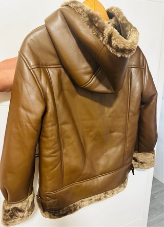 Parka de piel con capucha