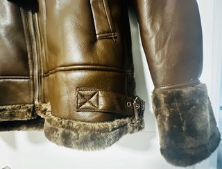 Parka de piel con capucha
