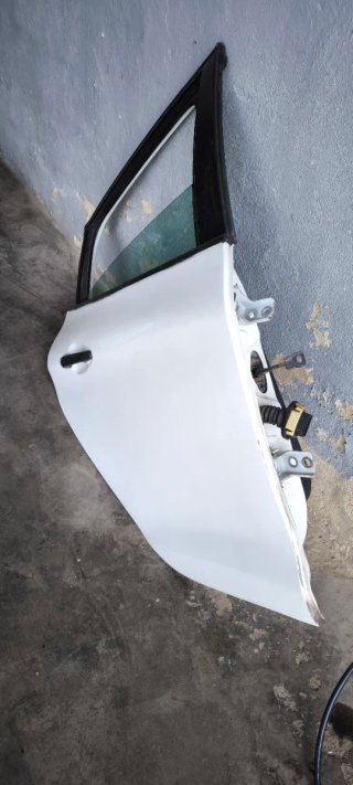 Puerta Trasera Derecha Peugeot 208