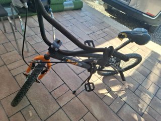 Bicicleta BMX Naranja y Negra