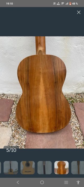 Guitarra clásica antigua