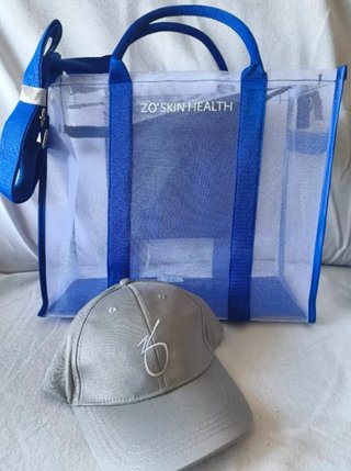 Oferta:Bolsa Playa/piscina y Gorra ZO Skin Health