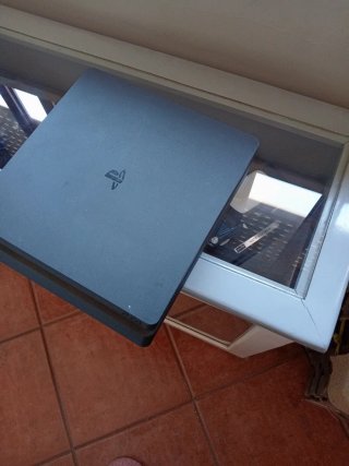 PS4 Slim para peças - Estado desconhecido