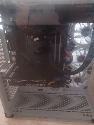 PC Gaming con RGB de Sobremesa.