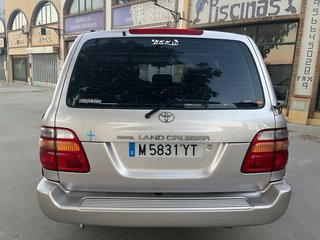 Toyota Land Cruiser 100 2000